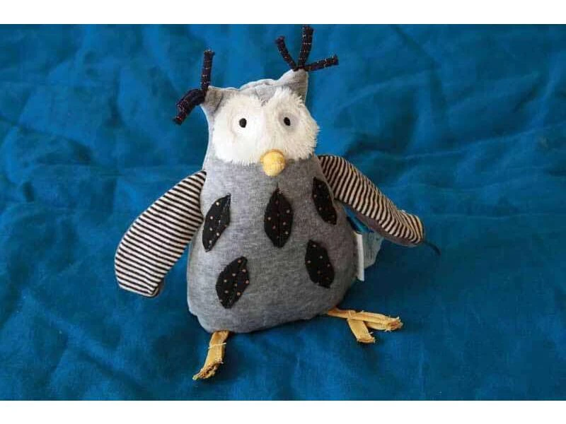 Moulin Roty 666041 - Poupée Musique Hibou Les Moustaches 5 Moulin Roty 666041 - Poupée Musique Hibou Les Moustaches – Image 3