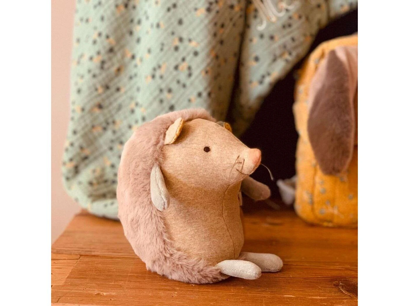 Moulin Roty 678042 - Hérisson Musical Trois Petits Lapins 4 Moulin Roty 678042 - Hérisson Musical Trois Petits Lapins – Image 2